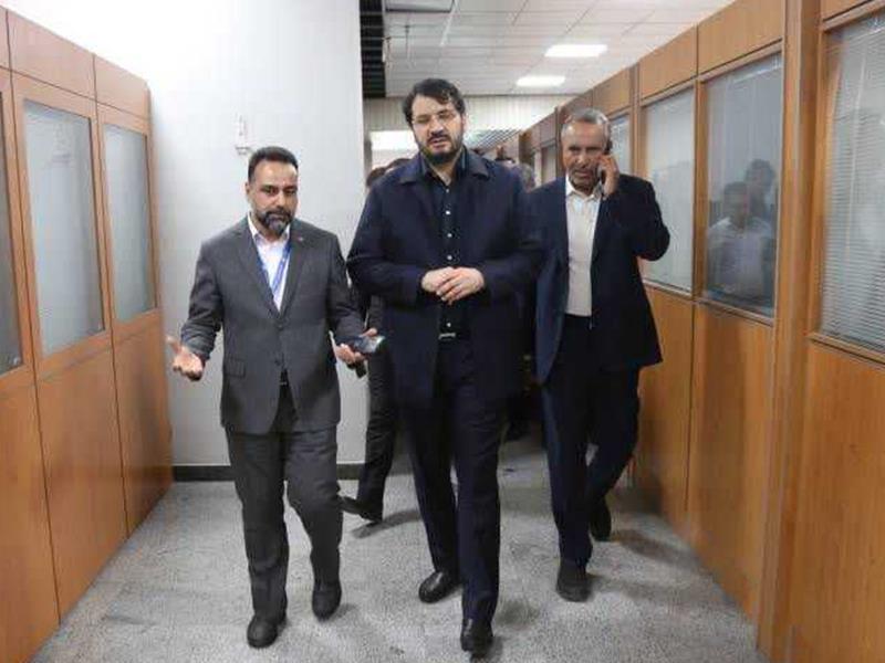 حضور وزیر راه در فرودگاه شیراز